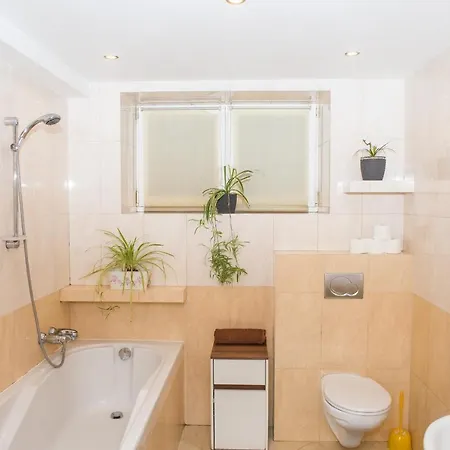 Parkowa House Вилла